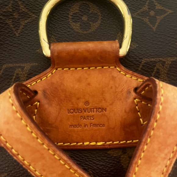 ⭐️ Louis Vuitton Monogram Backpack Authentic, great condition & clean inside. - Picture 13 of 13